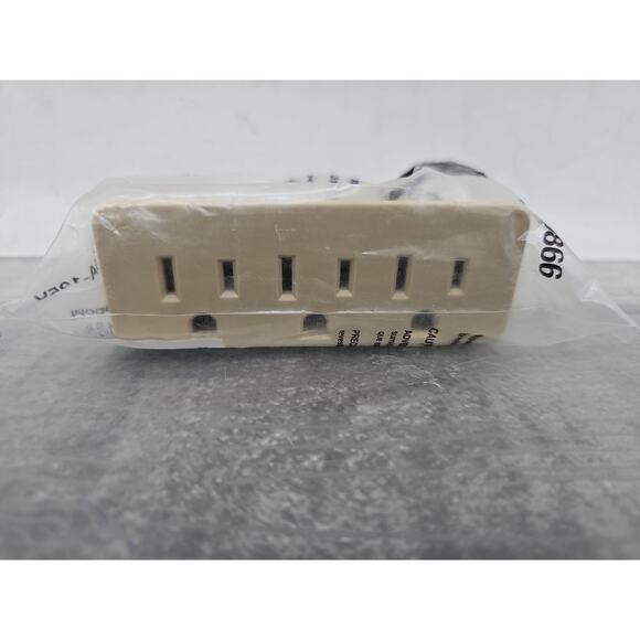 Lot of 4 Project Source 3-Outlet Adapters • 2-Prong to 3-Prong (#0409866) [148] - Picture 2 of 11